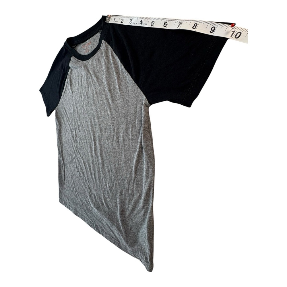 Cat & Jack Boys Tee M (8/10) Gray Black Raglan Short Sleeve Shirt - Picture 5 of 7